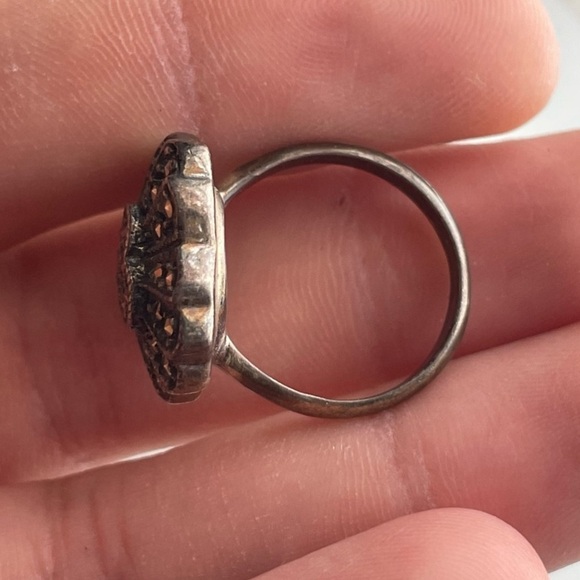 Vintage Sterling Silver marcasite Heart Ring - Picture 5 of 10